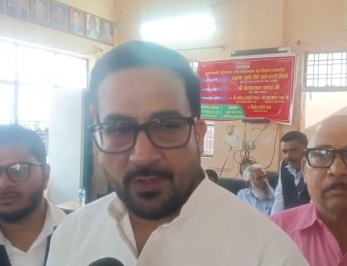 समाजवादी अधिवक्ता समाज का भव्य शक्ति प्रदर्शन , मनोनयन पत्र वितरण समारोह में उमड़ा जन सैलाब